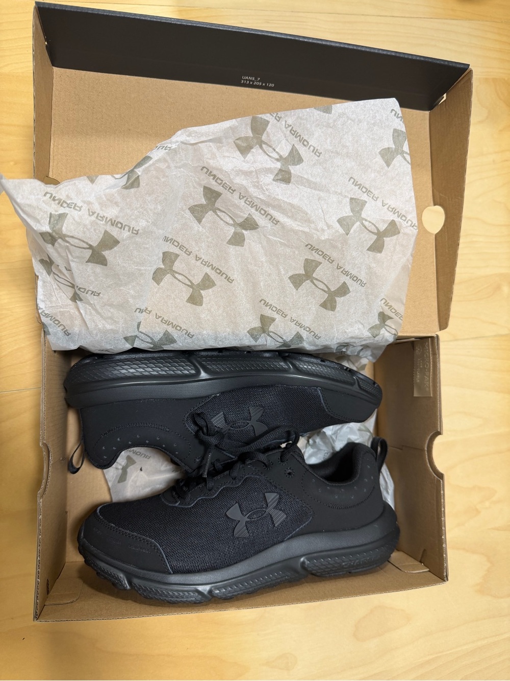 Under Armour Black Running/Training Shoes – Unisex, Size 7.5